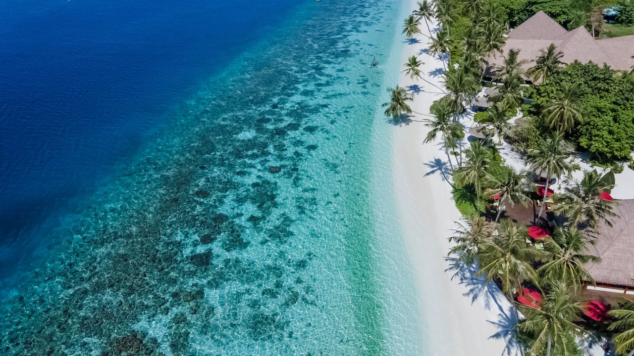 1280 Reethis Faru Resort Meer Strand von oben