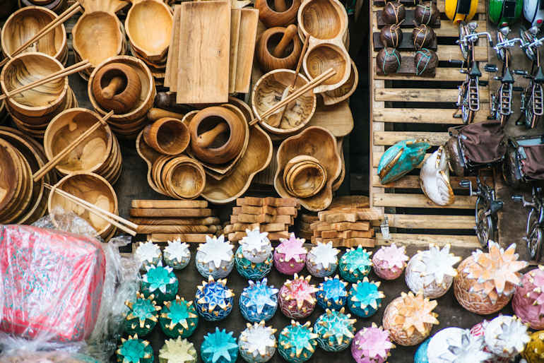 3 03 770 kuenstler in ubud shutterstock 1262718703 3