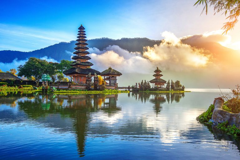 4 07 770 Bali pura ulun danu bratan temple in Bali shutterstock 631736718