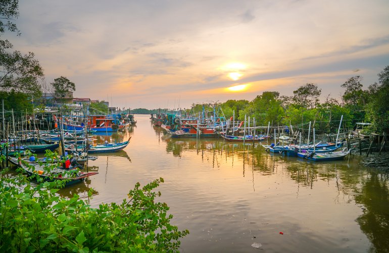 770 Kuala Lumpur Fishing Village at Bagan Pasir not far from Kuala Selangor shutterstock 471303346
