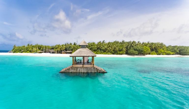 770 Malediven Rheeti Beach DJI 0120 1024x587 1024x587 Kopie