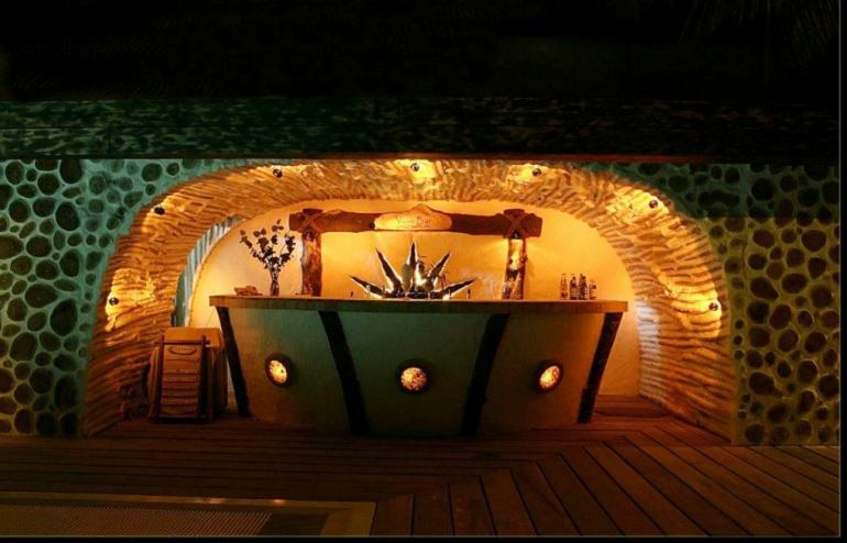 770 Malediven Rheeti Beach fb pool bar veyo 1 low 1200x767 1024x655 1024x655 Kopie