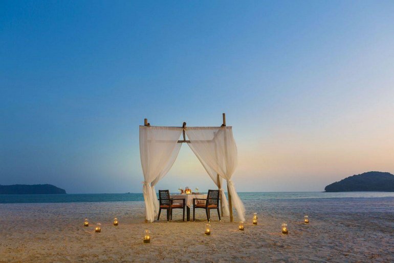 770 Meritius Pelangi meritus langkawi destination dining hero 9350 501 1200x800