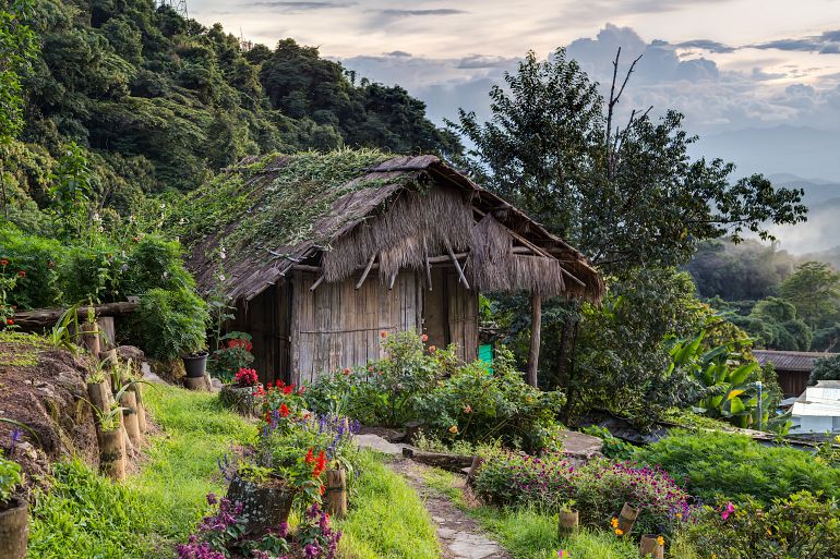 770 Sensationell Nord Doi Pui Mong Hill Tribe Village Chiang Mai shutterstock 337882922