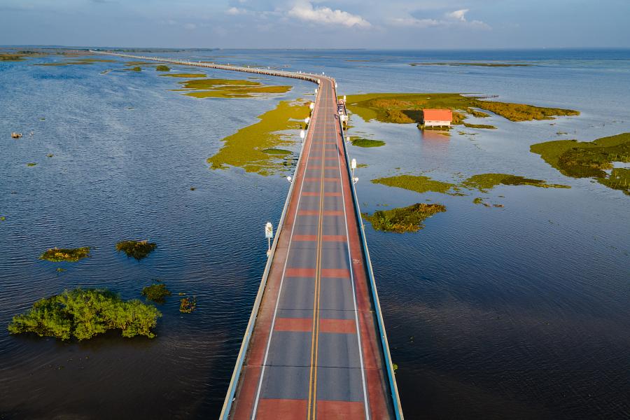 900 61191 Ekachai Bridge or Chaloem Phrakiat 80 Phansa Bridge AdobeStock 484721296