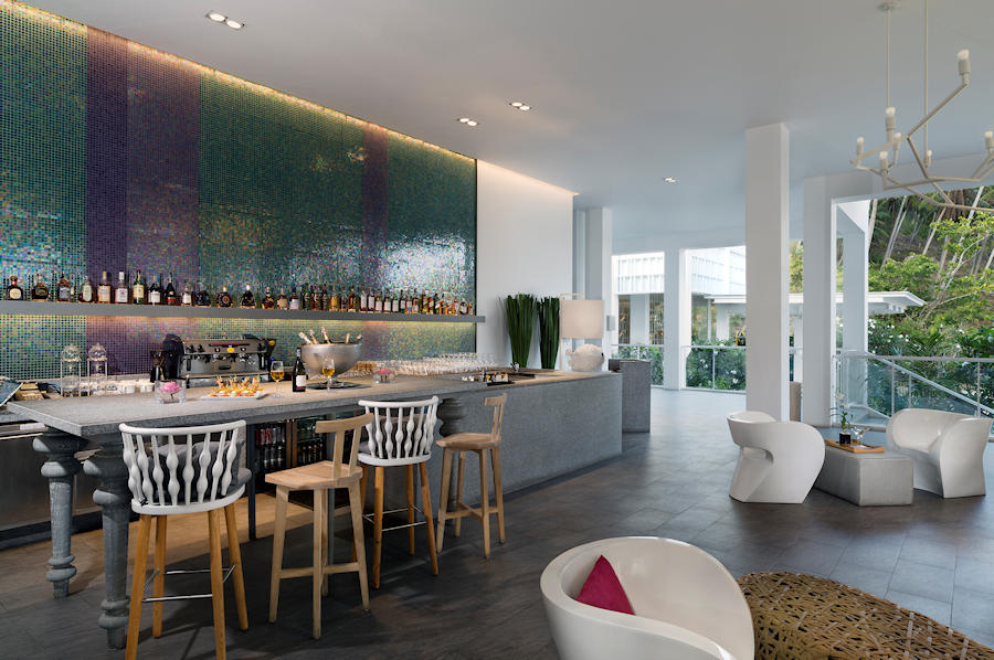 900 Cosmo Bar 1