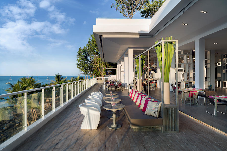 900 Cosmo Restaurant 1