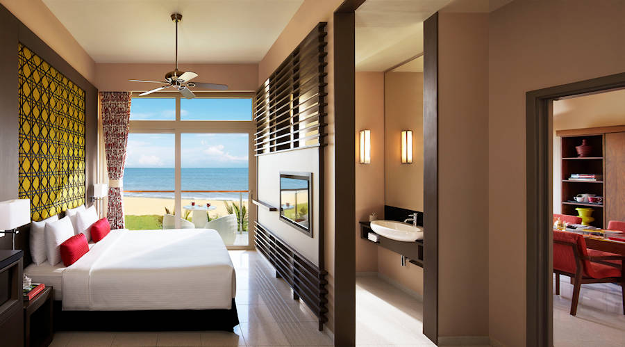 900 HNS JuniorSuite434 Bed 12071
