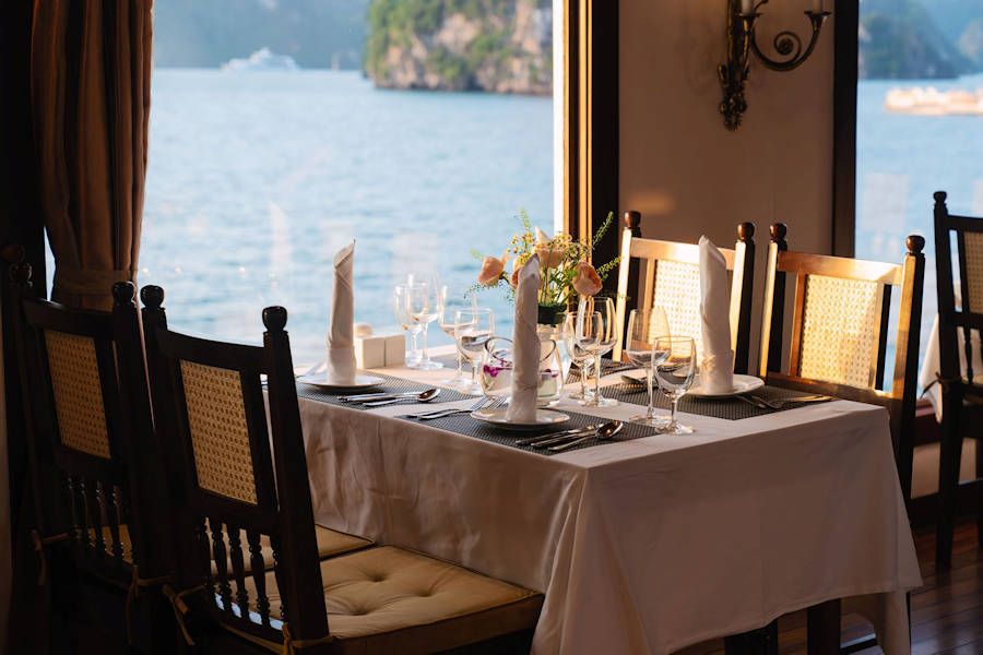 900 Lotus Restaurant Indochina Sails