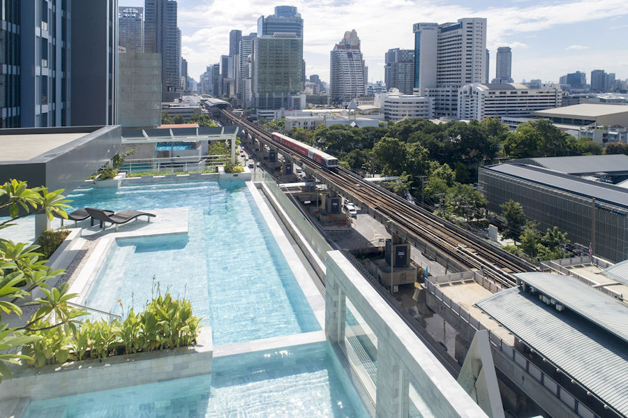 900 Pool View
