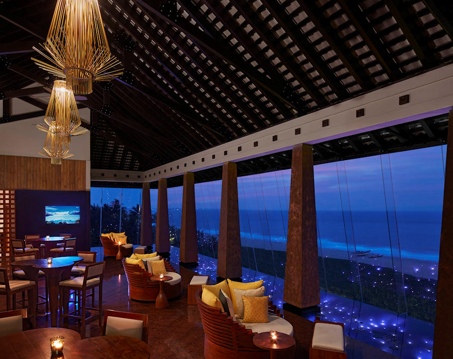 900 See Lounge 1