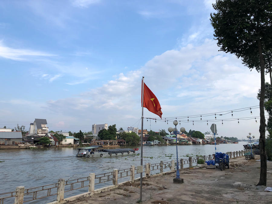 900 The River