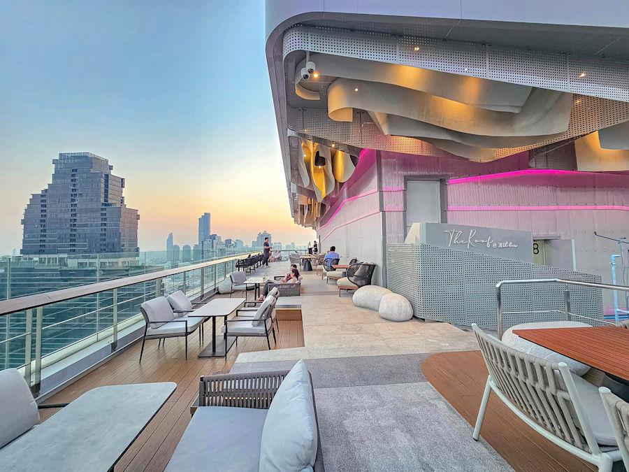 900 The Roof 38 Bar