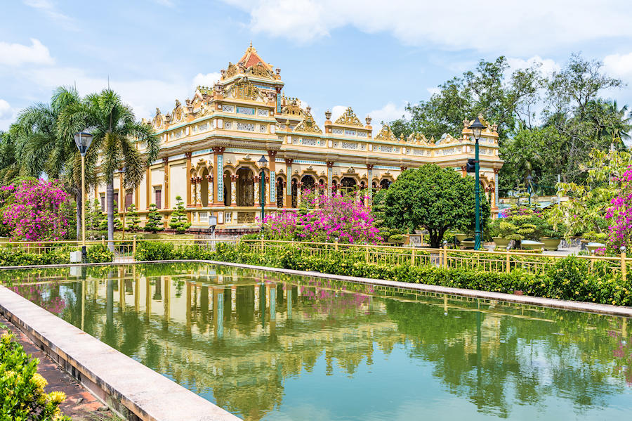 900 Vinh Tranh Pagoda shutterstock 229028467