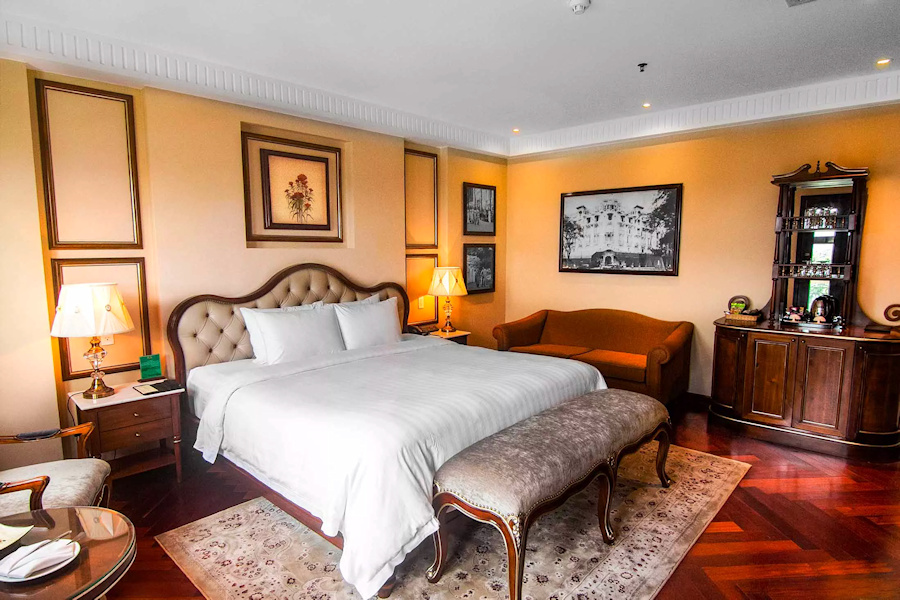 900 hotel majestic rivernew