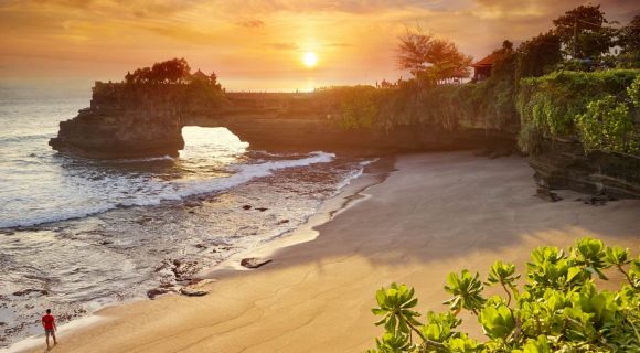 1280 Tanah Lot Temple at sunset shutterstock 460722868