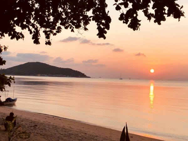1280 Sunset Big John Lipa Noi Beach IMG 9602