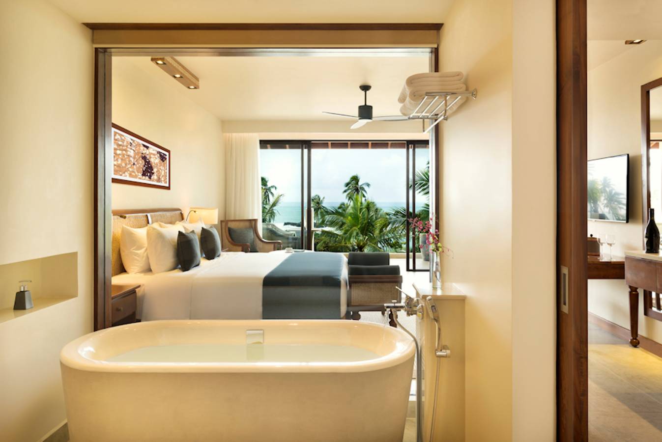 new900 Deluxe Ocean View Bathroom 1750x1168