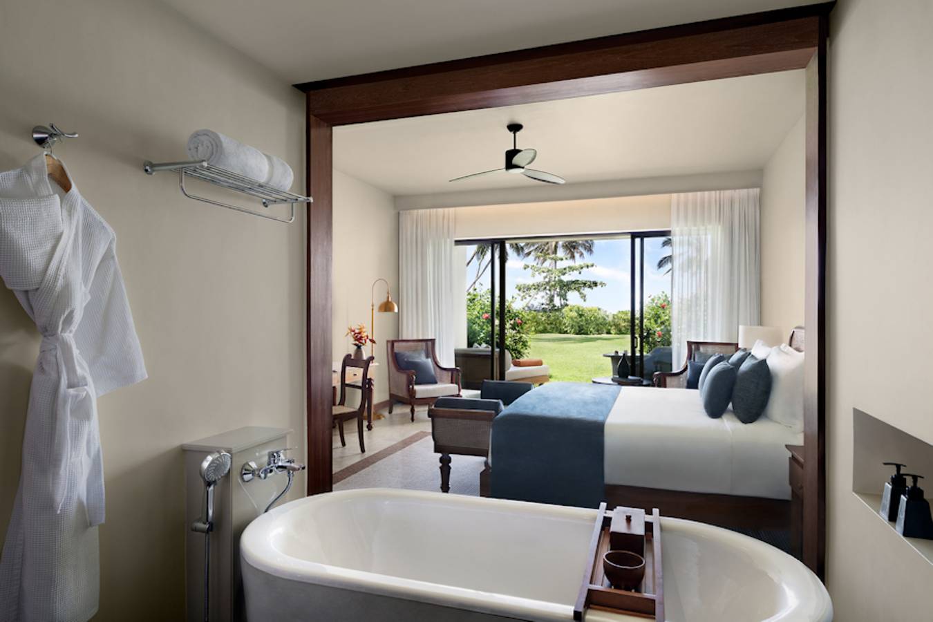 new900 Premier Beach Access Room 1564x1043