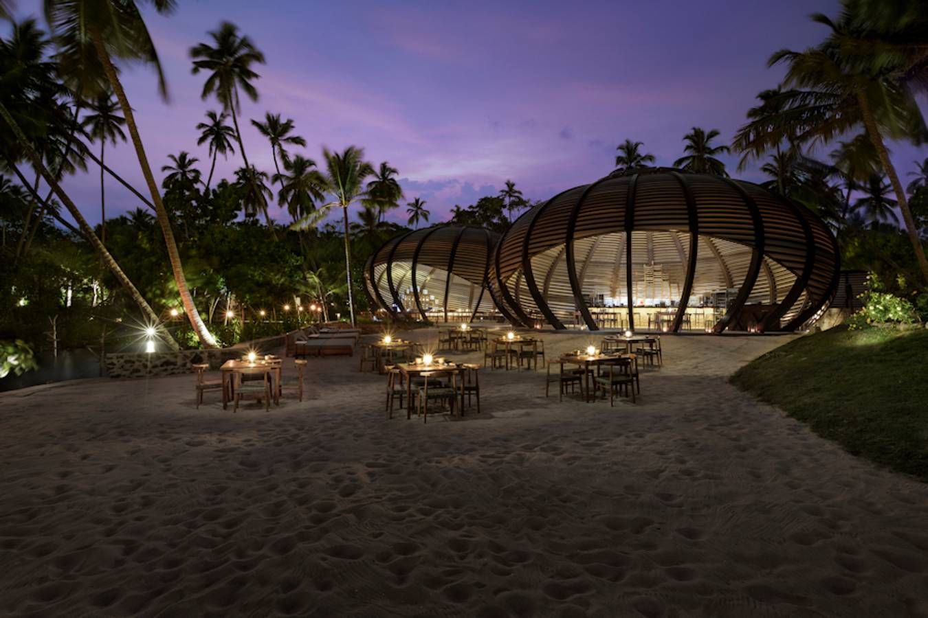 new900 Restaurant Verala At Night 4344x2896